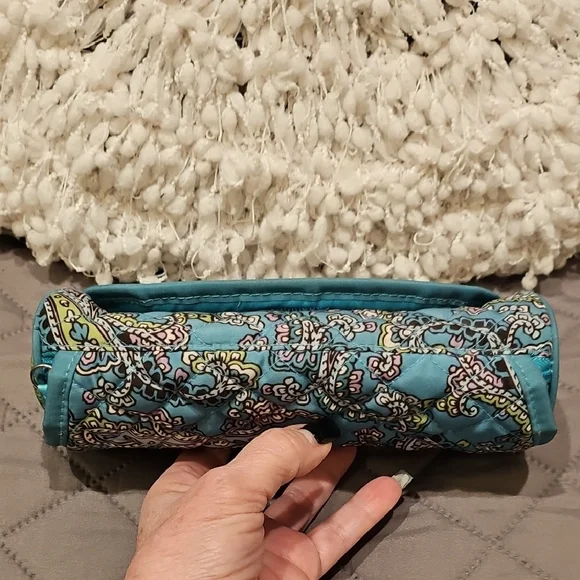 Modella Blue and Green Travel Jeweley Bag with Quilted Design - Picture 5 of 16